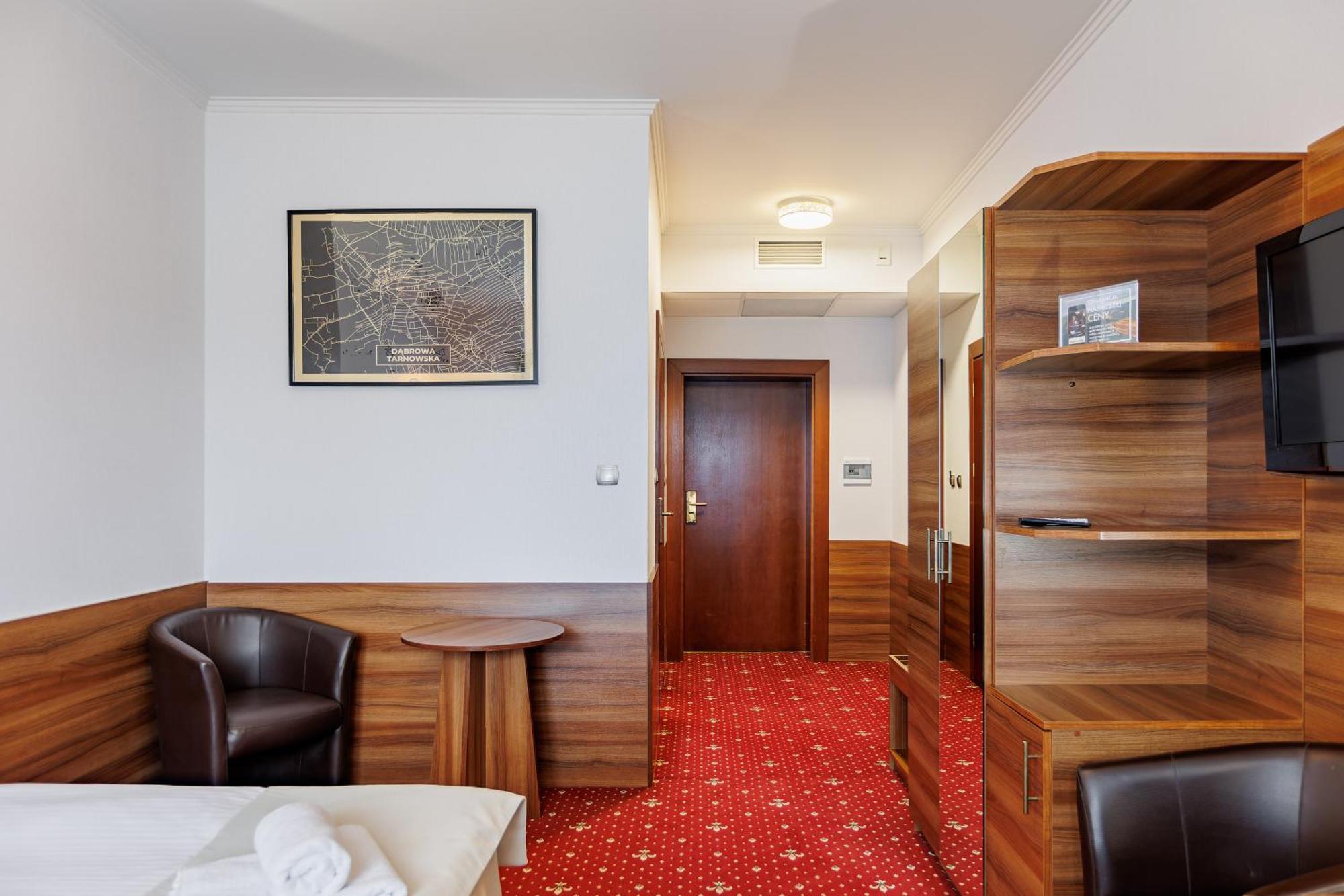 Hotel Cristal Park Dąbrowa Tarnowska Dış mekan fotoğraf