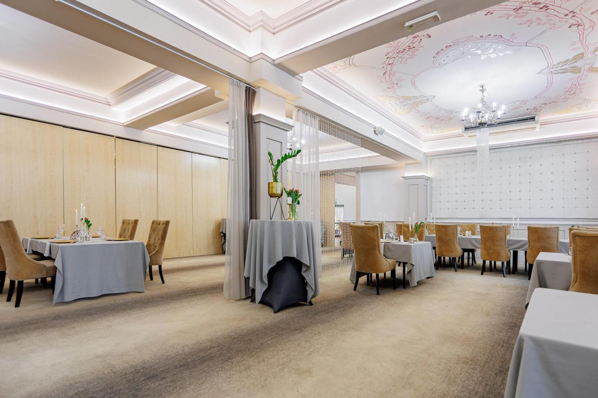 Hotel Cristal Park Dąbrowa Tarnowska Dış mekan fotoğraf
