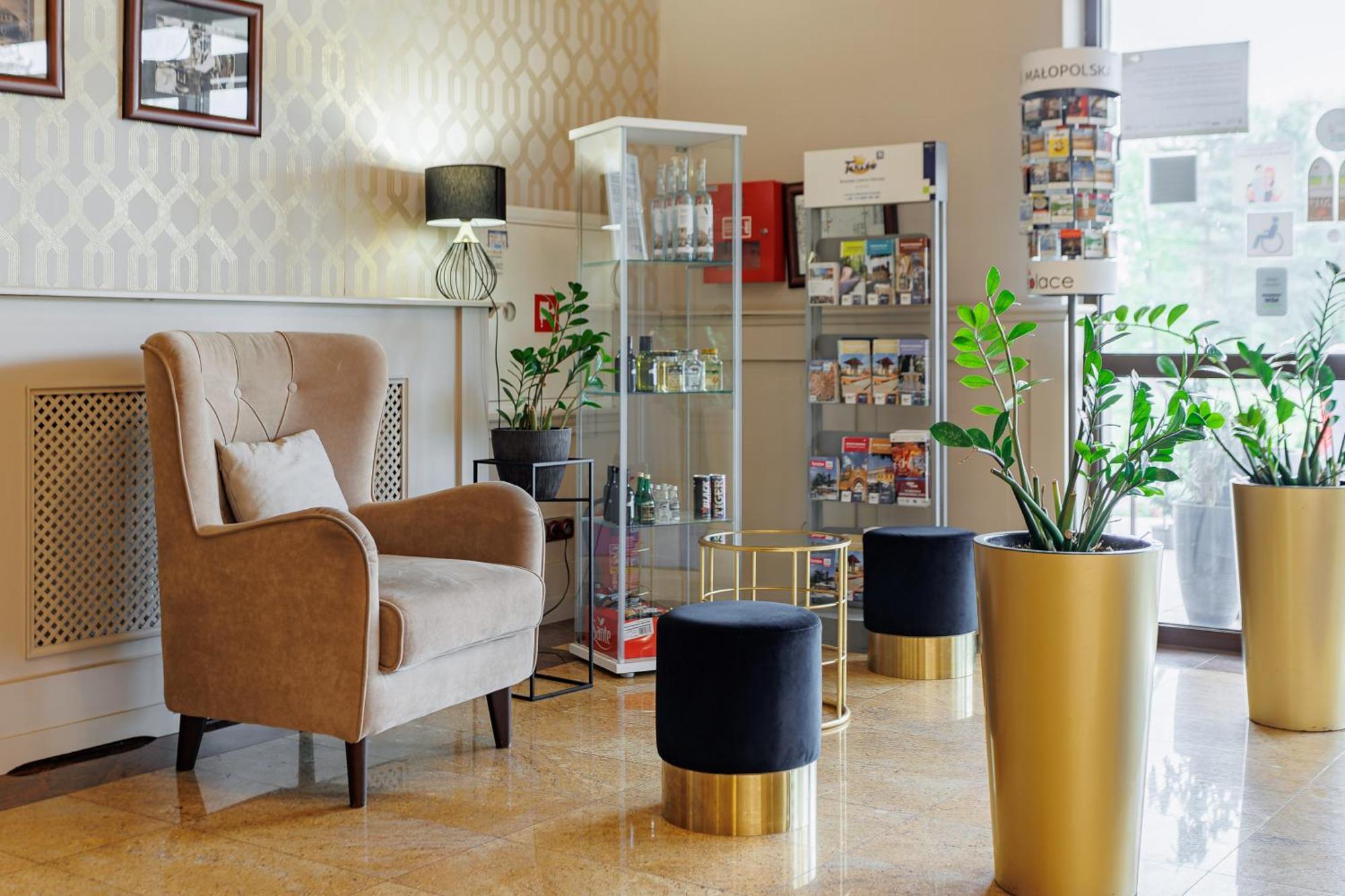 Hotel Cristal Park Dąbrowa Tarnowska Dış mekan fotoğraf