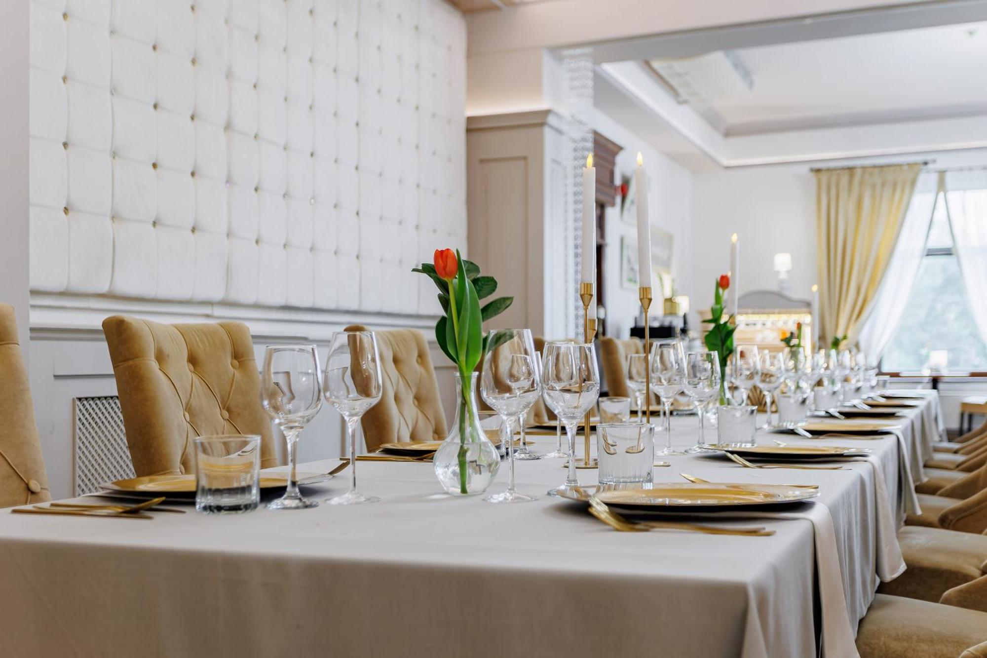 Hotel Cristal Park Dąbrowa Tarnowska Dış mekan fotoğraf