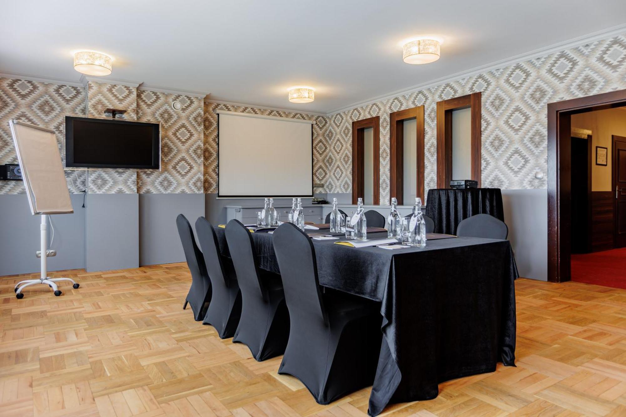 Hotel Cristal Park Dąbrowa Tarnowska Dış mekan fotoğraf