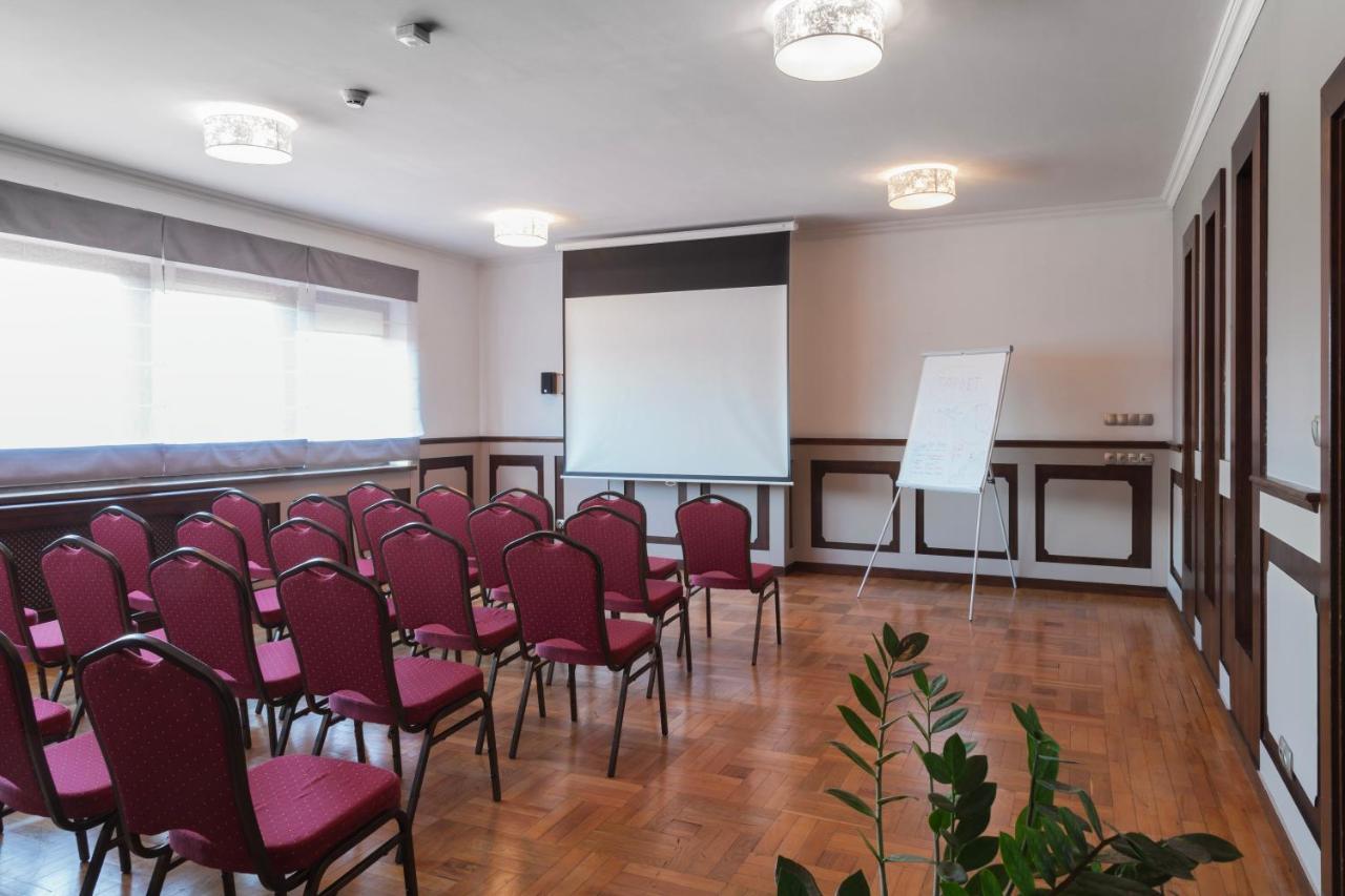 Hotel Cristal Park Dąbrowa Tarnowska Dış mekan fotoğraf